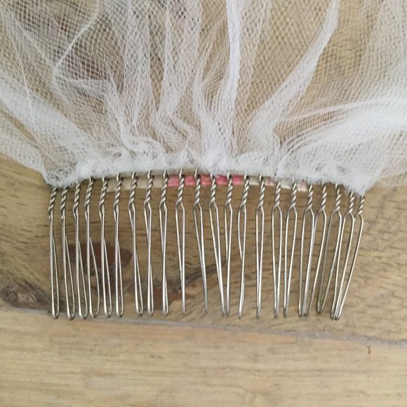 Nina 'Duchess' Wedding Veil - Picture 5 of 6